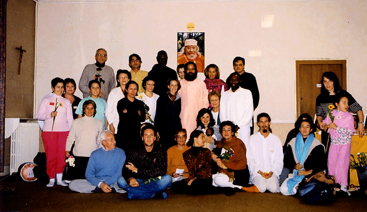photo de groupe au programme de Kriya Yoga d'octobre 2003